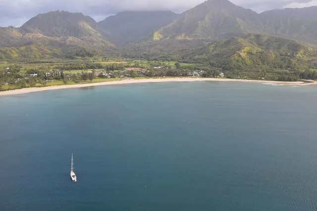 Waikiki Yacht Charter Sail - Image 5