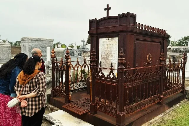 New Orleans Historic Cemetery Walking Tour - Image 2