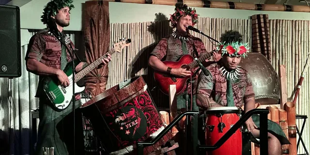 Orlando Polynesian Fire Luau Dinner Show - Image 3