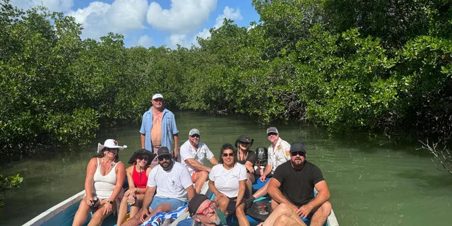 Key West Walking and Glass Bottom Boat Tour - Image 3