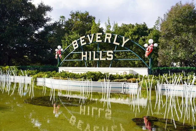 Beverly Hills Rodeo Drive Self-Guided Audio Tour - Image 6