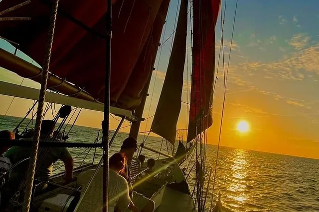 St. Petersburg Sunset Sailing Experience - Image 6
