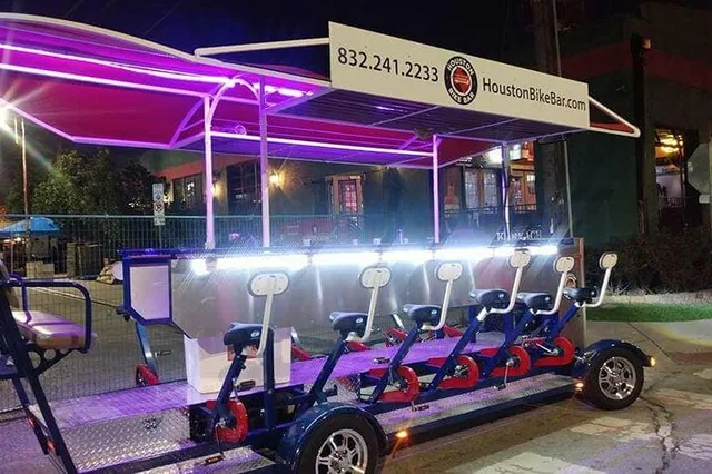 Houston Bike Bar Party Tour 2 hr - Image 4