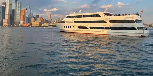 New York City 4th of July Fireworks Cruise - Image 1