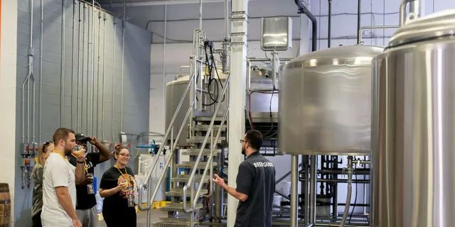 Cleveland Craft Brewery Tour with Snack 3.5 hr - Image 6