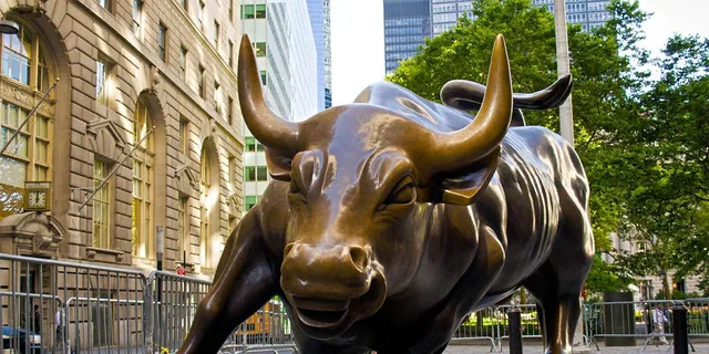 New York City Financial District Walking Tour - Image 1