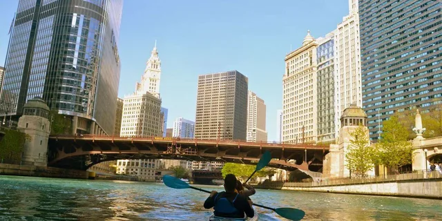 Chicago Downtown Kayak Rental 2 hr - Image 2