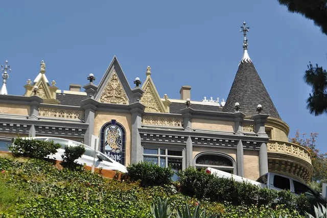Hollywood Private Day Tour with Studio and Lunch - Image 6