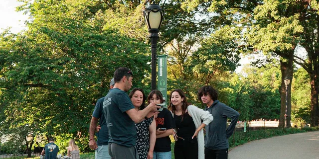 New York Central Park Highlights Walking Tour - Image 3