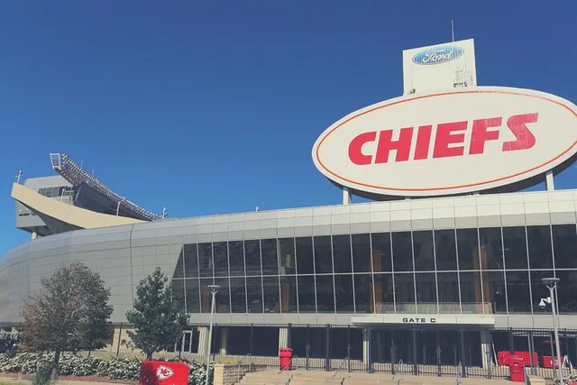 Kansas City Chiefs Football Game at Arrowhead Stadium - Image 2