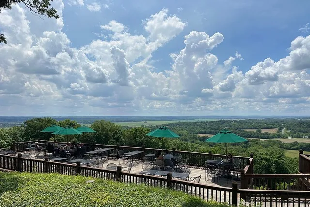 Missouri Wine Country Private Day Trip - Image 1