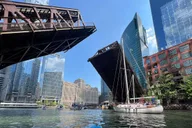 Chicago Kayak Tour of Characters and Cons thumbnail 3