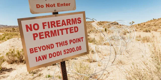 Las Vegas Area 51 Day Tour - Image 4