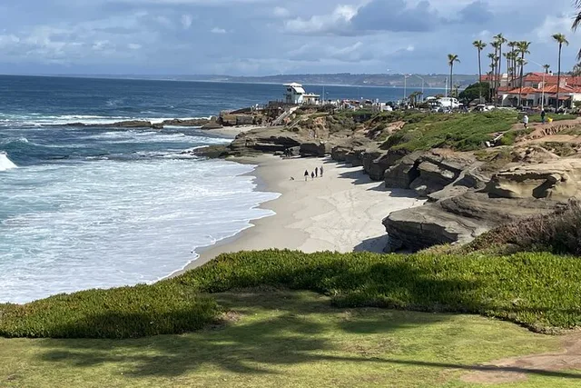 La Jolla Village Walking Tour - Image 2