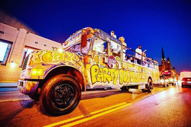 Nashville Party Bus Tour - Image 3