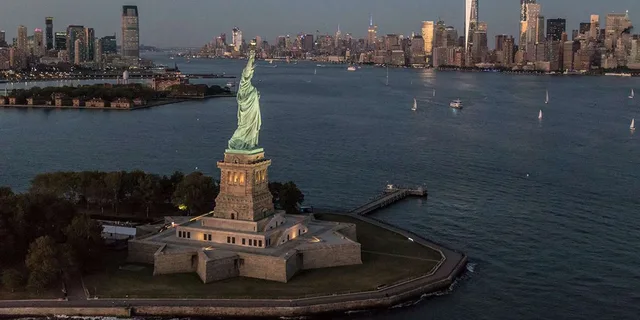 New York City Helicopter Proposal Tour - Image 4