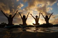 Honolulu Floating Yoga at Sunset 75 min thumbnail 4