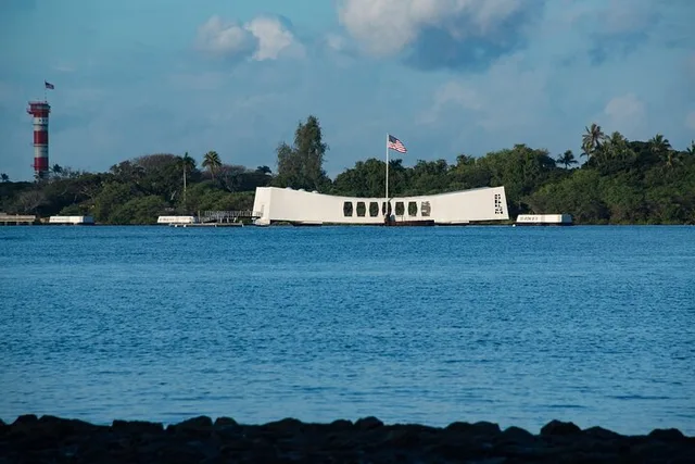 Honolulu Pearl Harbor and City Tour - Image 6