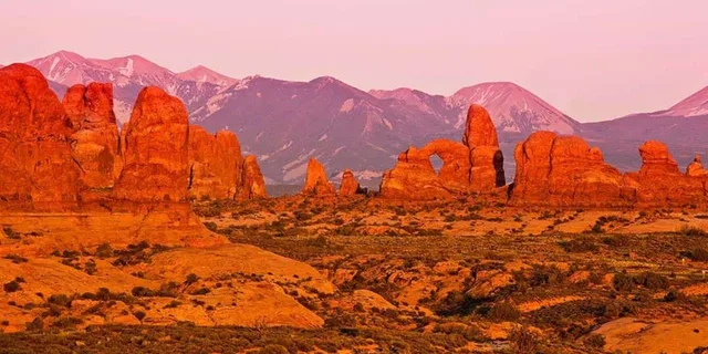 Moab Arches National Park Morning Adventure - Image 6