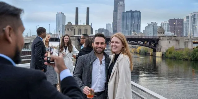 Chicago Thanksgiving Lunch Cruise on the River - Image 2
