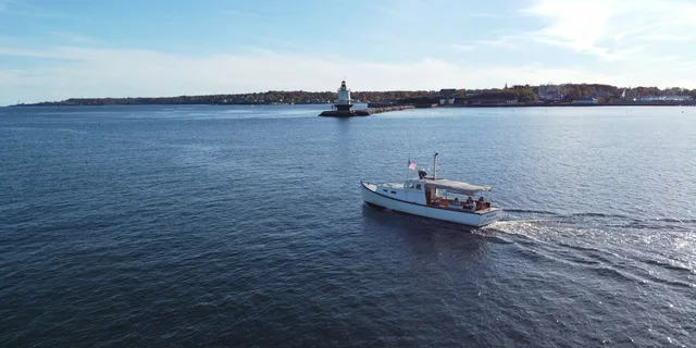 Portland Private Lobster Boat Charter with Drinks 2 hr - Image 3