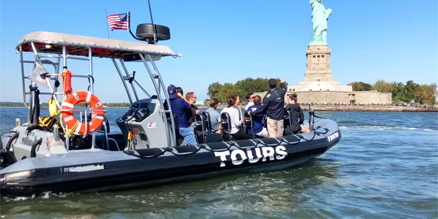 New York Harbor Speedboat Tour from Chelsea Piers - Image 5
