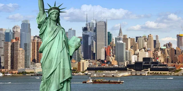 New York City Walking Tour with Food Tastings - Image 5