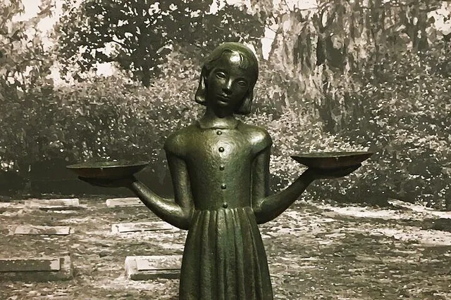 Savannah Garden of Good and Evil Walking Tour - Image 2