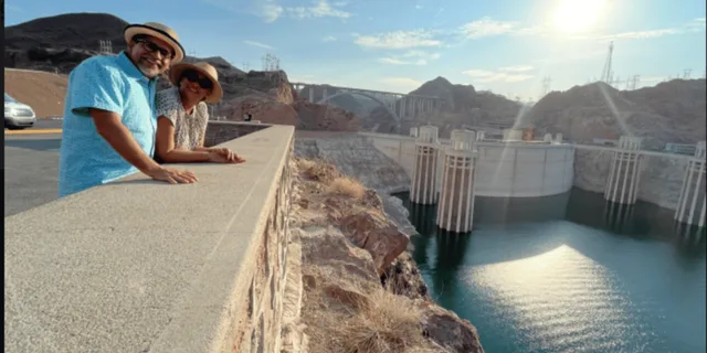 Las Vegas Grand Canyon Tour with Hoover Dam and 7 Magic Mountains - Image 2