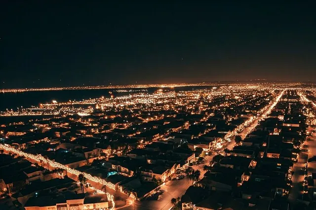 Long Beach Helicopter Tour Santa's Sleigh Ride 15 min - Image 1