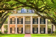 New Orleans Oak Alley Plantation and City Tour thumbnail 1