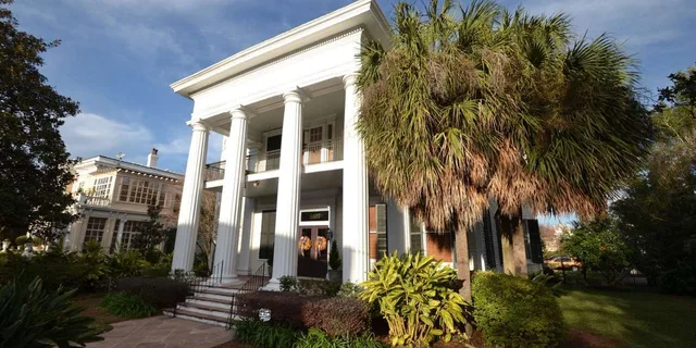 New Orleans Garden District Walking Tour - Image 5