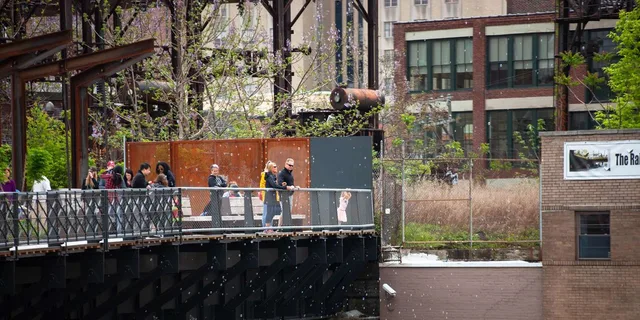 Philadelphia Rail Park Walking Tour - Image 2
