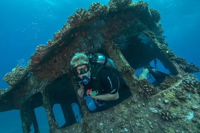 Oahu Certified Diver 2-Tank Wreck and Reef Dive - Image 3