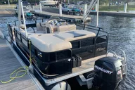 Orlando Pontoon Boat Rental thumbnail 3