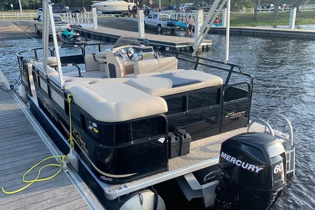 Orlando Pontoon Boat Rental - Image 3