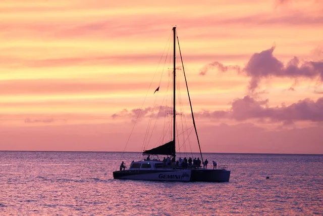 Maui Sunset Dinner Sail - Image 6