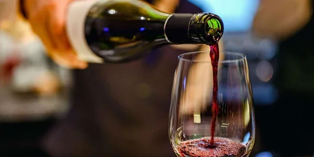 New York City Wine Tasting and Classic Car Tour - Image 4