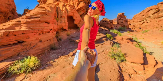Las Vegas Valley of Fire State Park Guided Tour 6 hr - Image 1