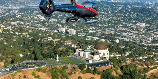 Santa Monica Helicopter Tour Over Hollywood and Beyond - Image 2