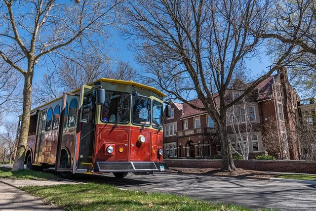 Minneapolis Trolley Scenic Tour - Image 3