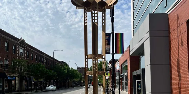 Chicago LGBTQ+ History Bus Tour - Image 1