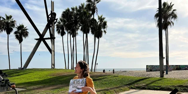 Venice Beach and Santa Monica Bike Tour in French 3.5 hr - Image 1