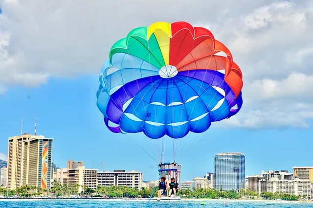 Honolulu Parasailing Adventure 1 hr - Image 1