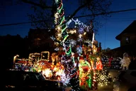 Brooklyn Dyker Heights Holiday Lights Tour 3 hr thumbnail 2