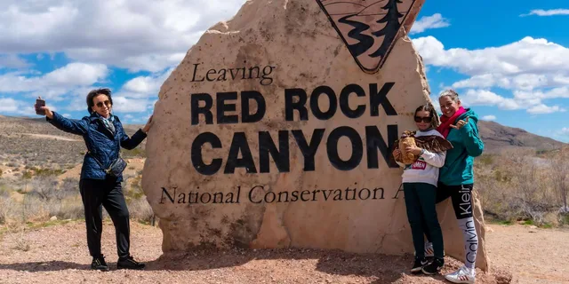 Las Vegas Red Rock Canyon & Cactus Joe's Tour 4 hr - Image 3