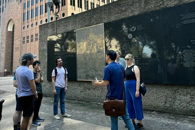 Houston Walking Tour: History, Architecture, and Street Art 2 hr - Image 3