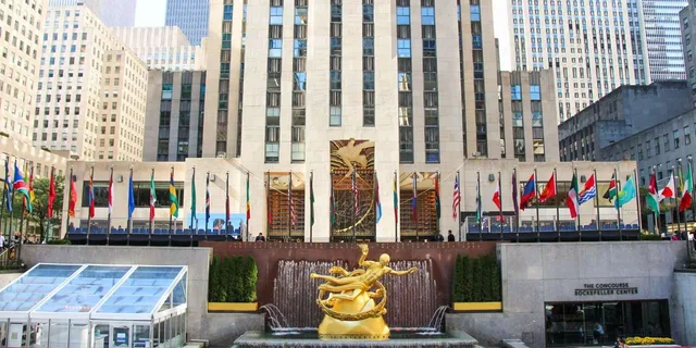 New York City Walking Tour of Wall Street and Midtown - Image 2