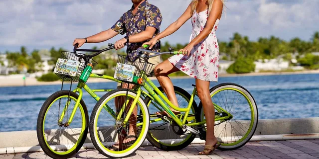Key West Bicycle Tour with Key Lime Pie - Image 5