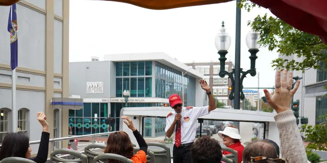 New Orleans Hop-On Hop-Off Bus Tour - Image 6